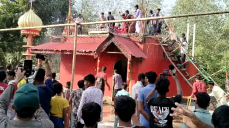 দরবারে হামলা, পীর নিহত; প্রবাসীর বাড়িতে চুরি ও নারী উদ্যোক্তার শ্লীলতাহানি অভিযোগ