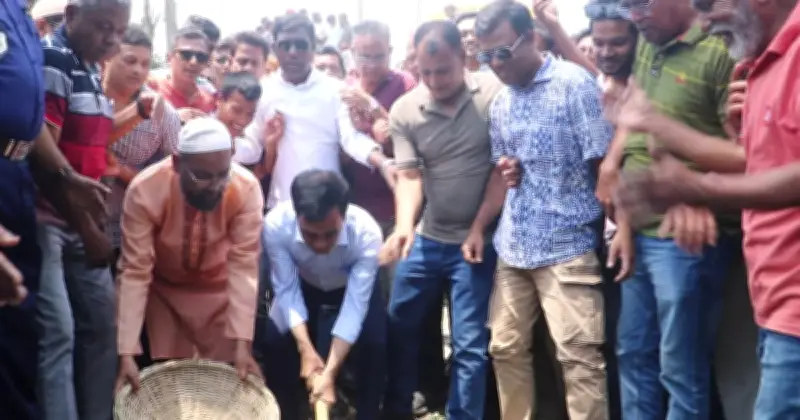 নওগাঁয় ৯৮.৭৪ লাখ টাকা ব্যয়ে ৭ কিলোমিটার খাল পুনঃখননের উদ্বোধন