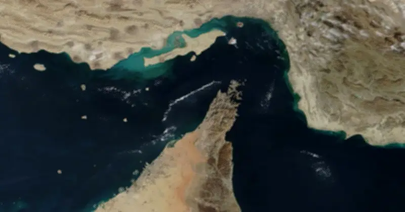 হরমুজ প্রণালিতে মার্কিন নৌবাহিনীর অভিযান শুরু, ইরান দাবি প্রত্যাখ্যান করেছে