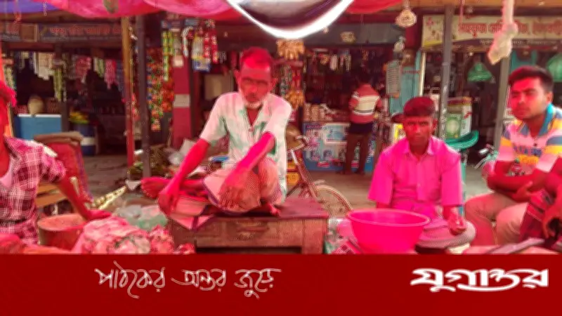 দিনাজপুরে মরা গরু ও ঘোড়ার মাংস বিক্রির ঘটনায় আতঙ্ক, ব্যবসায় ধস