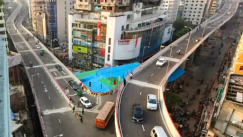 শাহজালাল বিমানবন্দরে ১,০৬০ ফ্লাইট বাতিল, ফ্লাইওভার থেকে পোড়া মরদেহ উদ্ধার