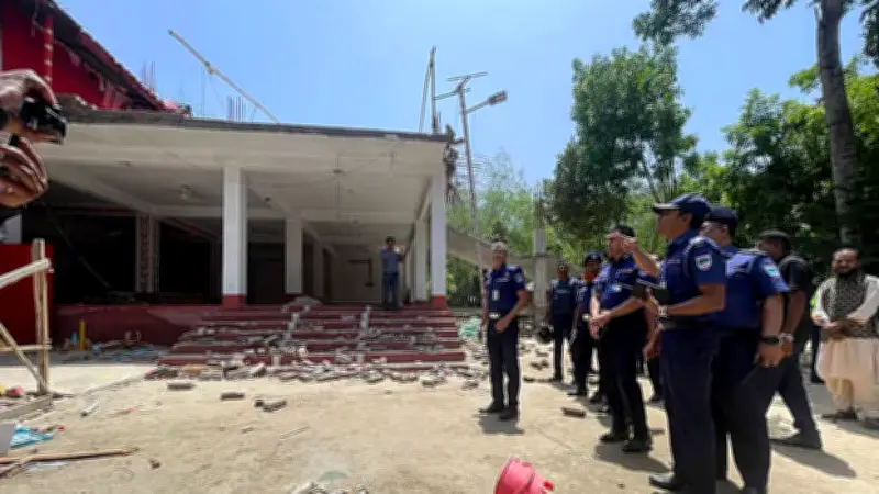 মব সন্ত্রাসের পুনরাবৃত্তি: বিচারহীনতায় কুষ্টিয়ায় পীর হত্যা, বিশেষজ্ঞদের সতর্কতা