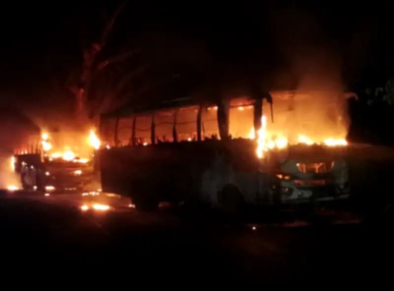 চট্টগ্রাম-কাপ্তাই সড়কে বাস-অটোরিকশা সংঘর্ষে চালক নিহত, বিক্ষোভে দুটি বাসে আগুন