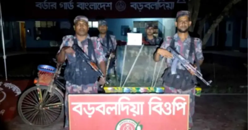 চুয়াডাঙ্গা সীমান্তে বিজিবির অভিযানে ২১২ লিটার ডিজেল জব্দ, ভ্যানচালক আটক