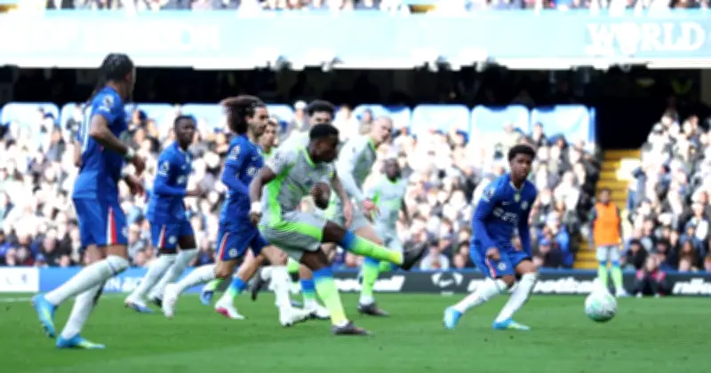 ম্যানচেস্টার সিটির দ্বিতীয়ার্ধের ঝড়ে চেলসিকে ৩-০ গোলে উড়িয়ে দিল, আর্সেনালের সাথে পয়েন্টের ব্যবধান কমল