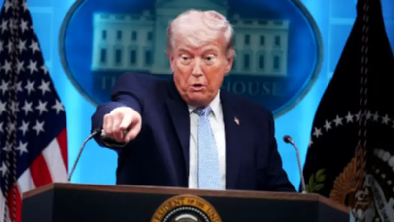 বিশ্ব রাজনীতি ও খেলাধুলায় উত্তেজনা: ইরান হামলা, বিশ্বকাপ দুঃসংবাদ, জ্বালানি দাম বৃদ্ধি