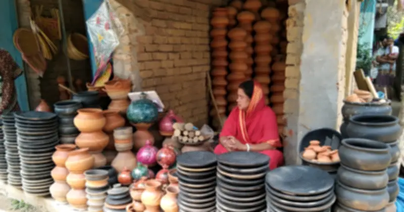 পহেলা বৈশাখে মৃৎশিল্পীদের ব্যস্ততা, দিনাজপুরের কুমোরপাড়ায় চলছে ঐতিহ্যবাহী পণ্য তৈরির ধুম