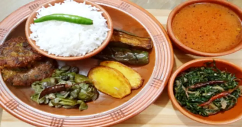 চৈত্র সংক্রান্তি: তিতা স্বাদের ঐতিহ্যবাহী খাবারে বাঙালির প্রস্তুতি