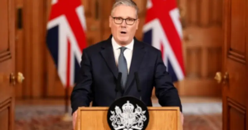 ব্রিটেন ইরানের বিরুদ্ধে যুদ্ধে জড়াবে না, হরমুজ প্রণালি অবরোধ সমর্থন করে না: স্টারমার