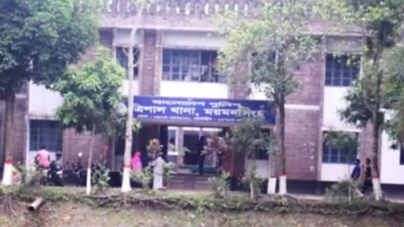 কুষ্টিয়ায় বৃদ্ধ হত্যা, পেন বাংলাদেশের নিন্দা; তথ্যমন্ত্রীর ভারতীয় হাইকমিশনারের সঙ্গে সাক্ষাৎ