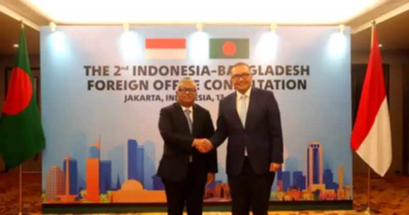 ইন্দোনেশিয়ায় বাংলাদেশিদের ভিসা সহজীকরণের দাবি, দ্বিপাক্ষিক সহযোগিতা জোরদারে চুক্তি