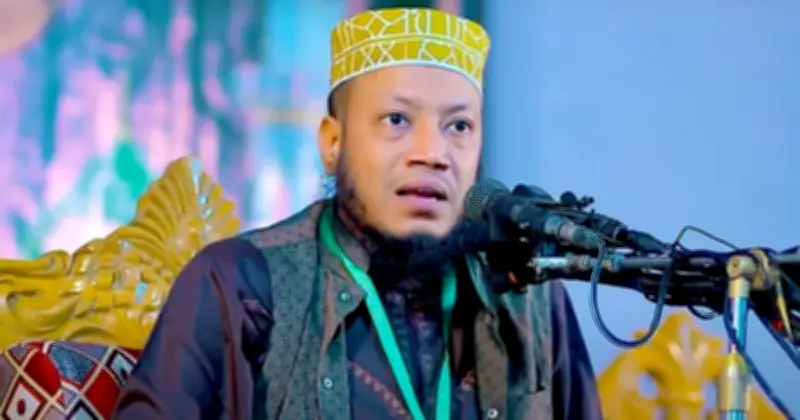 কুষ্টিয়ায় ডিসি বদলির বিতর্ক: সংসদ সদস্য আমির হামজাকে আইনি নোটিশ