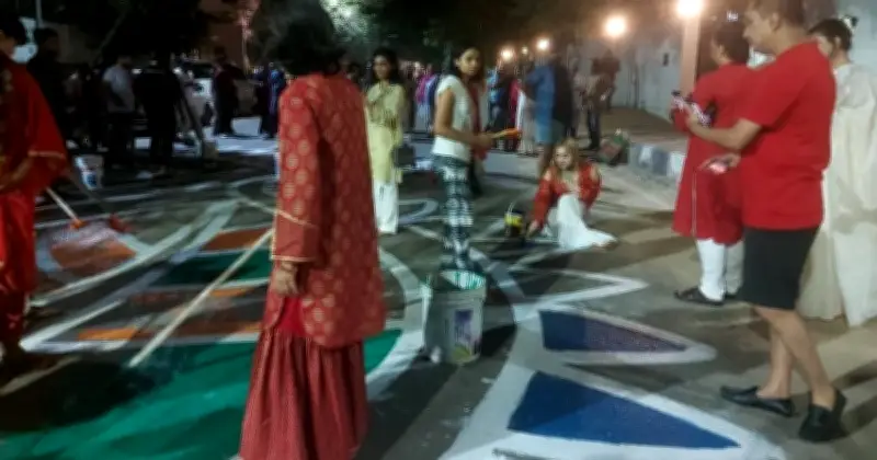 গুলশানে চৈত্র সংক্রান্তিতে আলপনা উৎসব, ডিএনসিসি প্রশাসকের উপস্থিতিতে উদ্বোধন