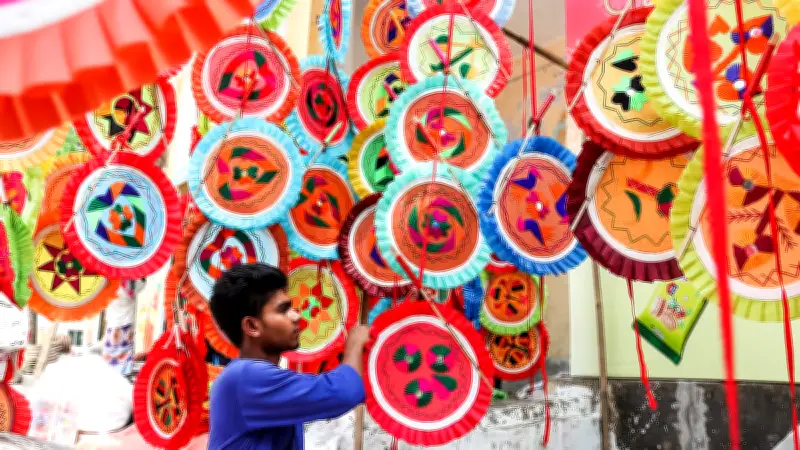 ছোট্টবেলার বৈশাখ: সাদা-লাল আলপনায় সাজানো উঠান থেকে মেলার আনন্দে ভরা দিন