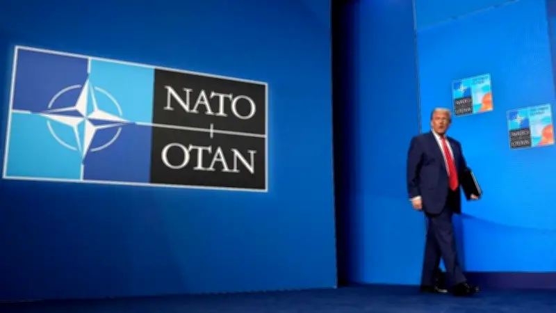 পোপকে নিয়ে ট্রাম্পের মন্তব্যে ইতালির ক্ষোভ, হরমুজে ন্যাটোর সমর্থন নেই