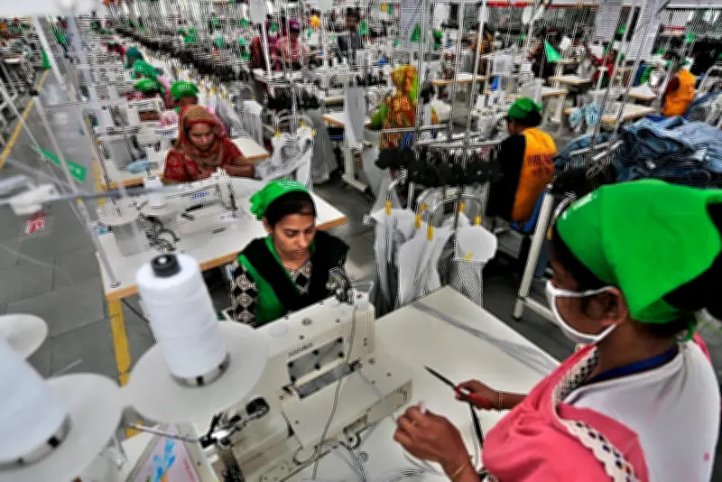 জ্বালানি সংকটে তৈরি পোশাক শিল্পের উৎপাদন সক্ষমতা ২৫-৩০ শতাংশ কমেছে