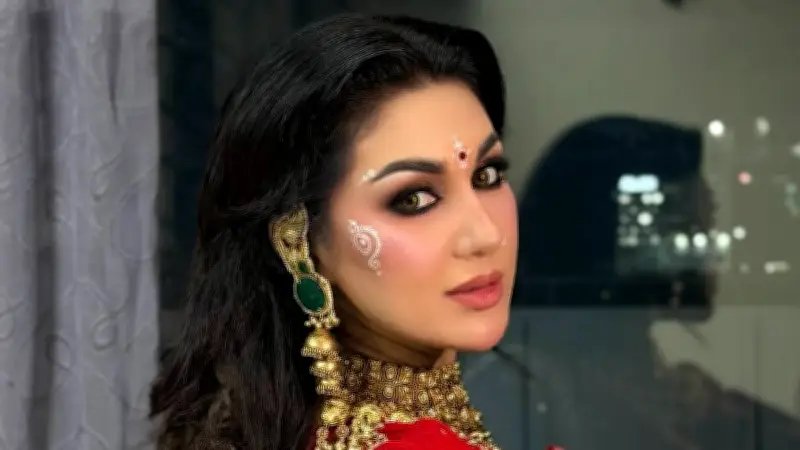 অপু বিশ্বাসের বিয়েকে 'ভুল সিদ্ধান্ত' বলার কারণ, শাকিব খানের সঙ্গে সম্পর্কের ইতিহাস