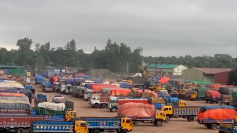 বৈশাখের উৎসবে হিলি বন্দরে আমদানি-রপ্তানি বন্ধ, প্রধানমন্ত্রীর টাঙ্গাইল সফর ও নিউজিল্যান্ড দলের আগমন