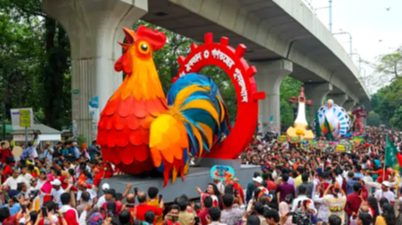 বাংলাদেশের ঐতিহ্যবাহী শোভাযাত্রায় মোরগ, হাতি, পায়রা, দোতারা ও ঘোড়ার মোটিফ
