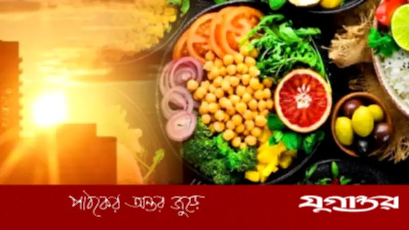ভ্যাপসা গরমে সুস্থ থাকার উপায়: কোন খাবার বাদ দেবেন, কোনগুলো খাবেন?