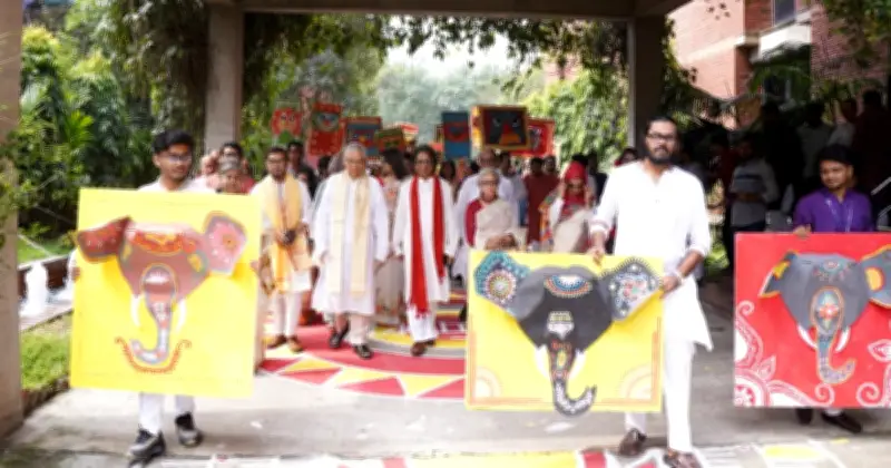 ঢাকার ইস্ট ওয়েস্ট বিশ্ববিদ্যালয়ে বর্ণিল পহেলা বৈশাখ উদযাপন