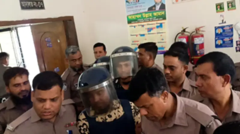 হাসপাতালে চাঁদাবাজি মামলায় প্রধান আসামি মো. মঈন উদ্দিনসহ তিনজনের তিন দিনের রিমান্ড