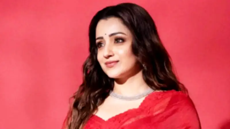 বোমা হুমকি, ডাকাতি ও ধর্ষণ মামলায় উত্তেজনা: শান্তি প্রস্তাব ও বৃত্তি পরীক্ষা শুরু