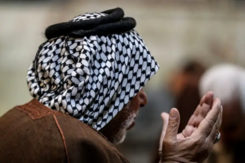 ইসলামে অমুসলিমদের জন্য দোয়ার বিধান: জীবিত ও মৃতের পার্থক্য