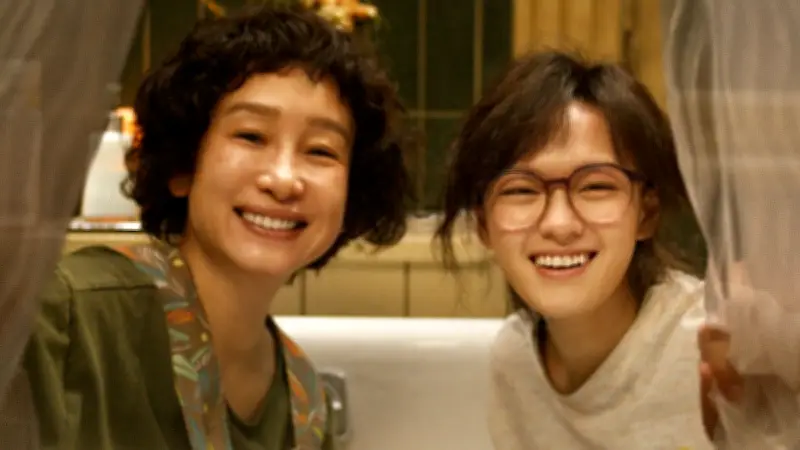 চীনের বক্স অফিসে স্থানীয় সিনেমা 'ইটস ওকে'র শীর্ষ অবস্থান, কিন্তু সামগ্রিক আয়ে ৫০% পতন