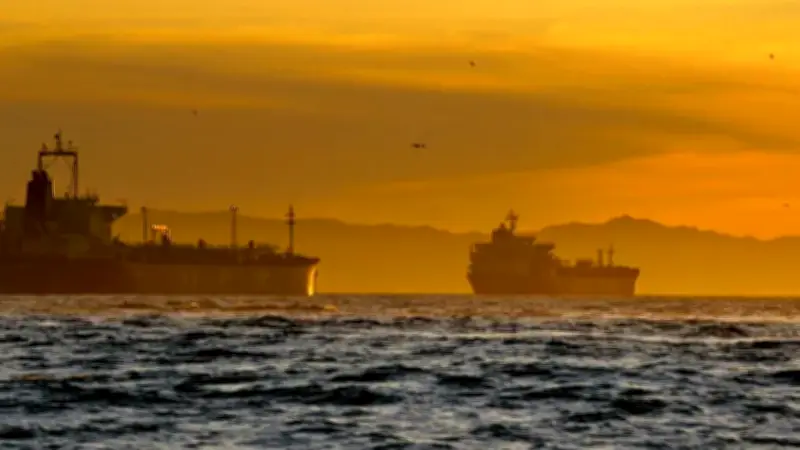 ইরানি তেলবাহী জাহাজ ফেরত, বাংলাদেশিদের ভিসা সুবিধা, ও স্বর্ণের দাম বৃদ্ধি