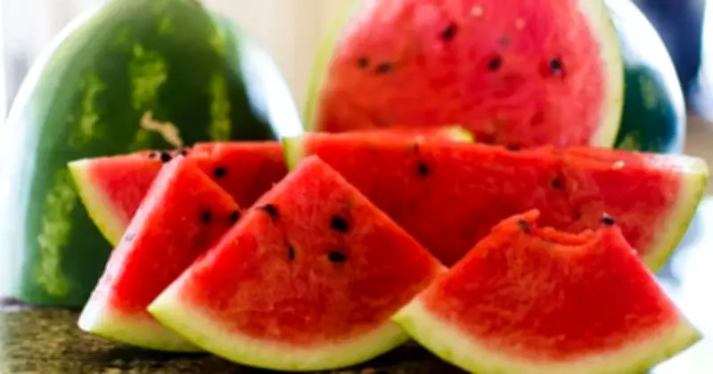 তরমুজের খোসা ও বীজের গুণাগুণ: শরীর ঠাণ্ডা রাখার পাশাপাশি স্বাস্থ্য উপকারিতা