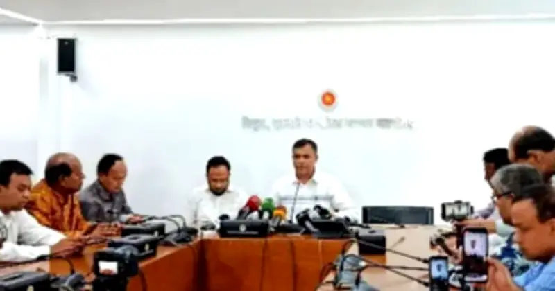 দেশে জ্বালানি তেলের সংকট নেই, আগামী দুই মাসেও সরবরাহ সচল থাকবে: যুগ্মসচিব