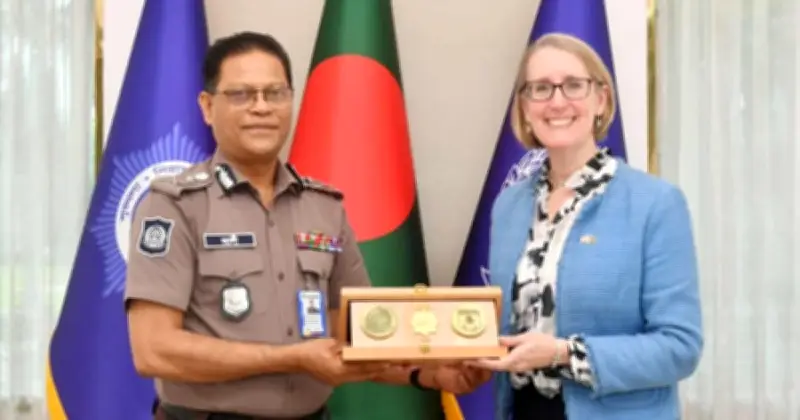 বাংলাদেশ পুলিশের সক্ষমতা বৃদ্ধিতে যুক্তরাজ্যের সহযোগিতার আগ্রহ, নতুন আইজিপির সঙ্গে বৈঠকে হাই কমিশনার