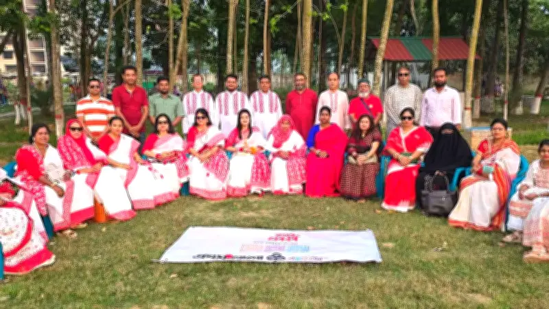 নওগাঁ বন্ধুসভার বৈশাখ উদ্‌যাপন: হৈচৈ পার্কে গান, কবিতা ও সাংস্কৃতিক আড্ডা