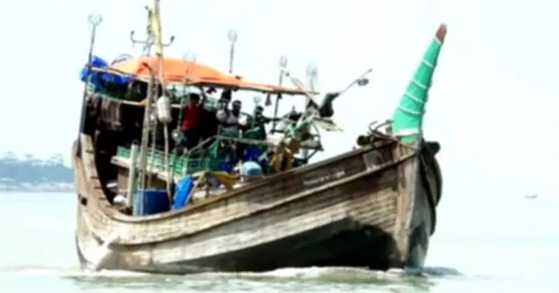 বঙ্গোপসাগরে ৫৮ দিনের মৎস্য আহরণ নিষেধাজ্ঞা জারি, ভোলায় ৬৪ হাজার জেলেকে খাদ্য সহায়তা