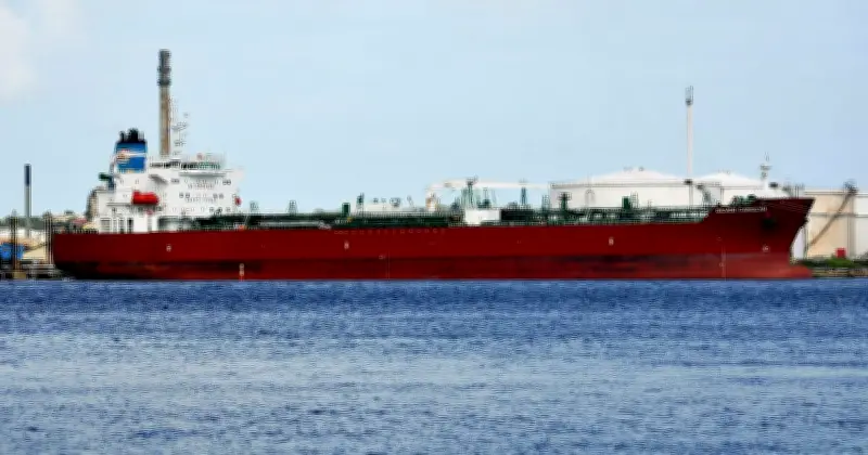 চট্টগ্রাম বন্দরে ৬৬ হাজার টন ডিজেল নিয়ে দুটি জাহাজের আগমন