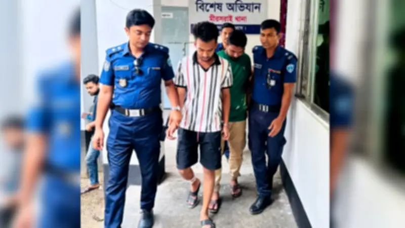 বনানীতে বহুতল ভবনে আগুন, ব্যবসায়ীকে কুপিয়ে টাকা লুট, সেনাসদস্যসহ গ্রেপ্তার ২