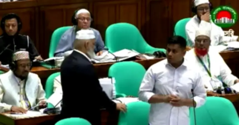 কুমিল্লার দেবীদ্বারে 'মৃত্যুর মিছিল' সড়ক, সংসদে কান্নায় ভেঙে পড়লেন এমপি