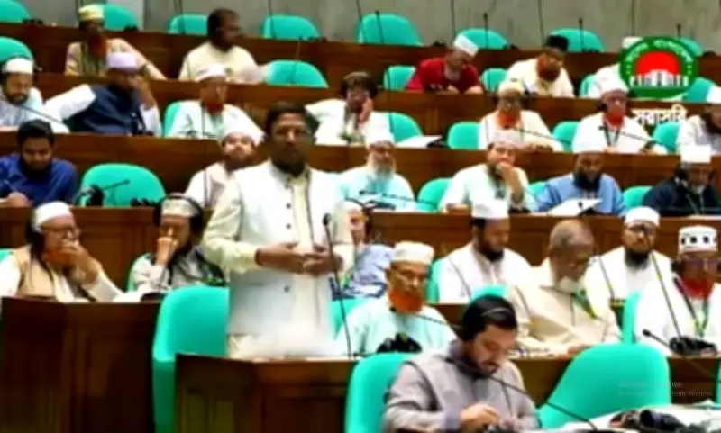 সংসদে তেল সংকটের অভিযোগ, বিরোধী দলের নেতারা তুলে ধরলেন রাজনৈতিক বক্তব্য