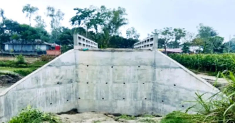 বগরার সোনাতলা উপজেলায় নির্মিত সেতু ব্যবহারের অযোগ্য, দুর্ভোগে স্থানীয় বাসিন্দারা