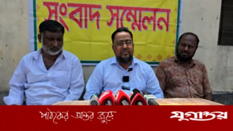 গাজীপুরে বসতবাড়িতে হামলা: বাড়ির মালিকের ন্যায়বিচার দাবি সংবাদ সম্মেলন