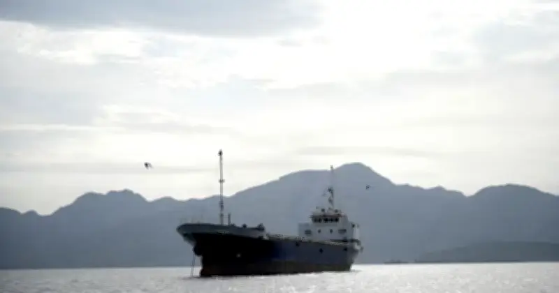 হরমুজ প্রণালি সংকট সমাধানে ইরানের নতুন প্রস্তাব, ওমান অংশে জাহাজ চলাচলে নমনীয়তা