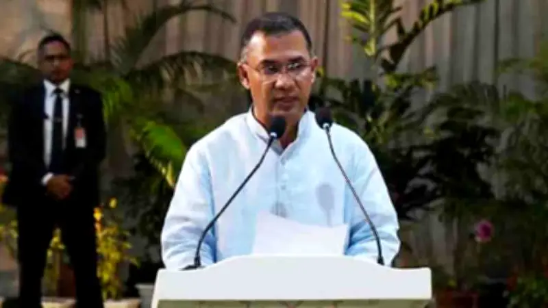 স্বাধীনতা পুরস্কার প্রদান ও আন্তর্জাতিক সংকটে প্রধানমন্ত্রীর ভূমিকা