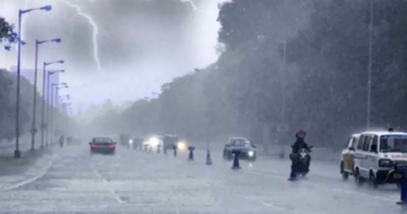 দেশের ৬ জেলায় তাপপ্রবাহ, বজ্রসহ বৃষ্টির আভাস দিলো আবহাওয়া অফিস