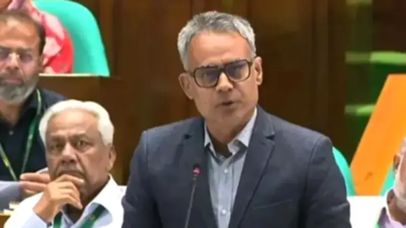 সড়কমন্ত্রীর ৪ লেন পরিকল্পনা, রণবীর প্রভাবশালী তালিকায়, সংসদে হাসপাতালের দুরবস্থা তুলে ধরলেন রুমিন ফারহানা