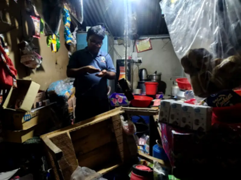 চট্টগ্রাম বিশ্ববিদ্যালয়ে ছাত্রদল নেতার বিরুদ্ধে দোকান ভাঙচুর ও মারধরের অভিযোগ