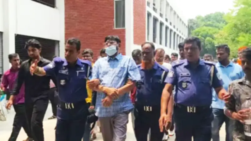 মানিকগঞ্জ দুর্নীতির মামলায় সাবেক মেয়র রমজান কারাগারে, শিবির নেতার পায়ে গুলি: আদেশ ২০ এপ্রিল