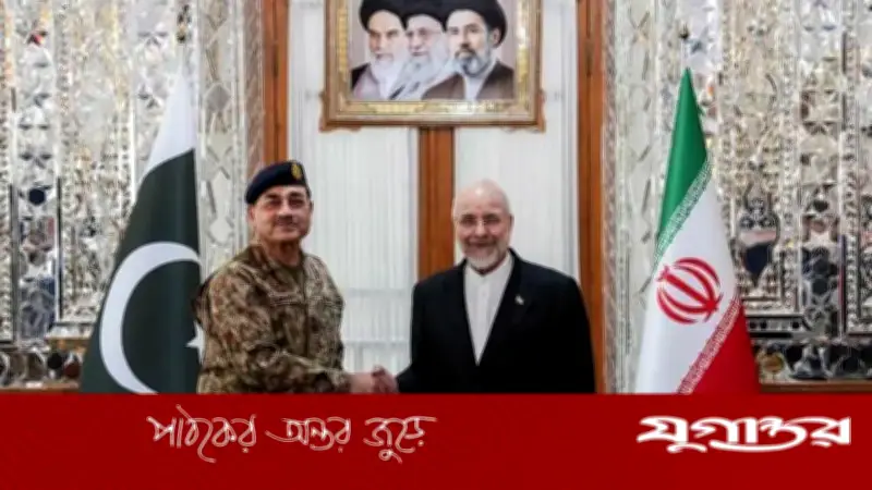 পাকিস্তানের সেনাপ্রধান আসিম মুনির ইরানি পার্লামেন্ট স্পিকার মোহাম্মদ বাগের কালিবাফের সঙ্গে বৈঠক