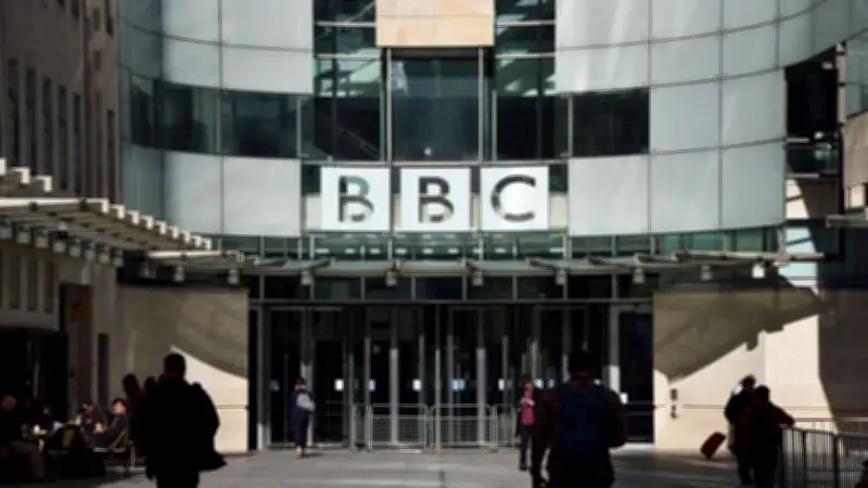 বিবিসির ২ হাজার কর্মী ছাঁটাই নিয়ে দেশি গণমাধ্যমে বিভ্রান্তি: ২১ হাজার বলা হয়েছে