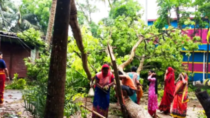 কুয়াকাটায় রাখাইনদের বর্ষবরণ, যশোরে কালবৈশাখীতে মৃত্যু ও পাকিস্তানের মধ্যস্থতাকারী মূল্যায়ন